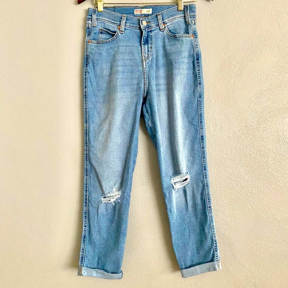 Levi’s Womens Jeans Size 26 Boyfriend Fit Light Wash High Rise Distressed